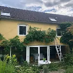 Storchennest - Mit Kamin, Sauna, Garten, E-piano, Fahrradverleih Putlitz