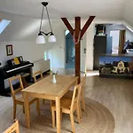 Apartment Storchennest - Mit Kamin, Sauna, Garten, E-piano, Fahrradverleih *