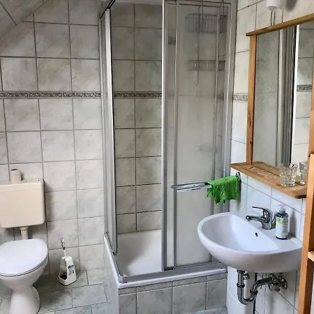 Apartment Storchennest - Mit Kamin, Sauna, Garten, E-piano Putlitz
