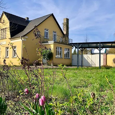 Apartment Storchennest - Mit Kamin, Sauna, Garten, E-piano