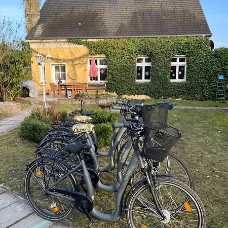 Storchennest - Mit Kamin, Sauna, Garten, E-piano, Fahrradverleih * Putlitz