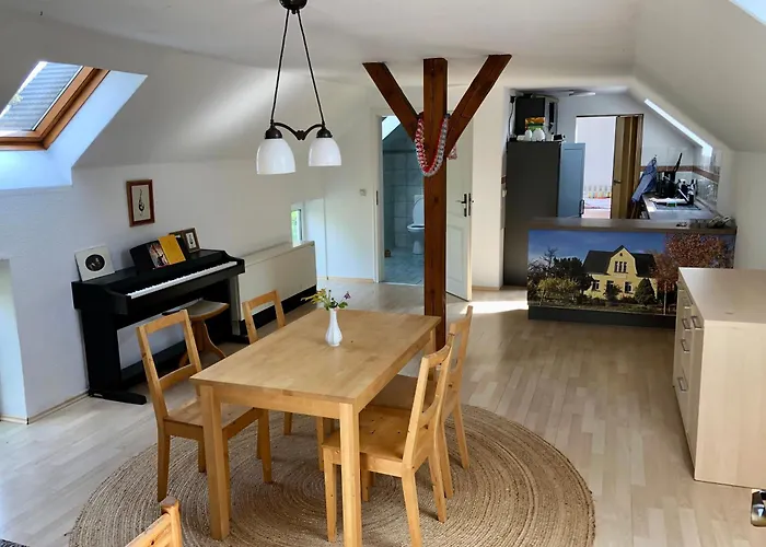 Appartamento Storchennest - Mit Kamin, Sauna, Garten, E-piano, Fahrradverleih Putlitz